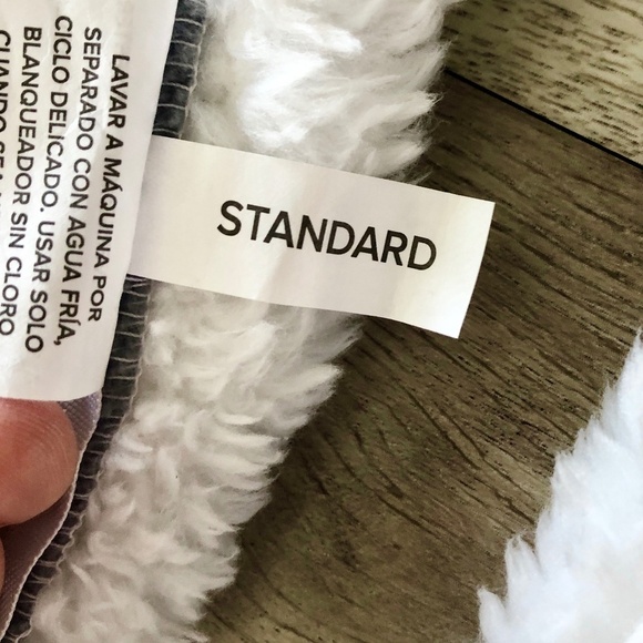 Ugg, Pillow Shams, Sherpa, Set of 2, Blue, Grey, Plaid, Standard, NEW, No Tags - Picture 10 of 12